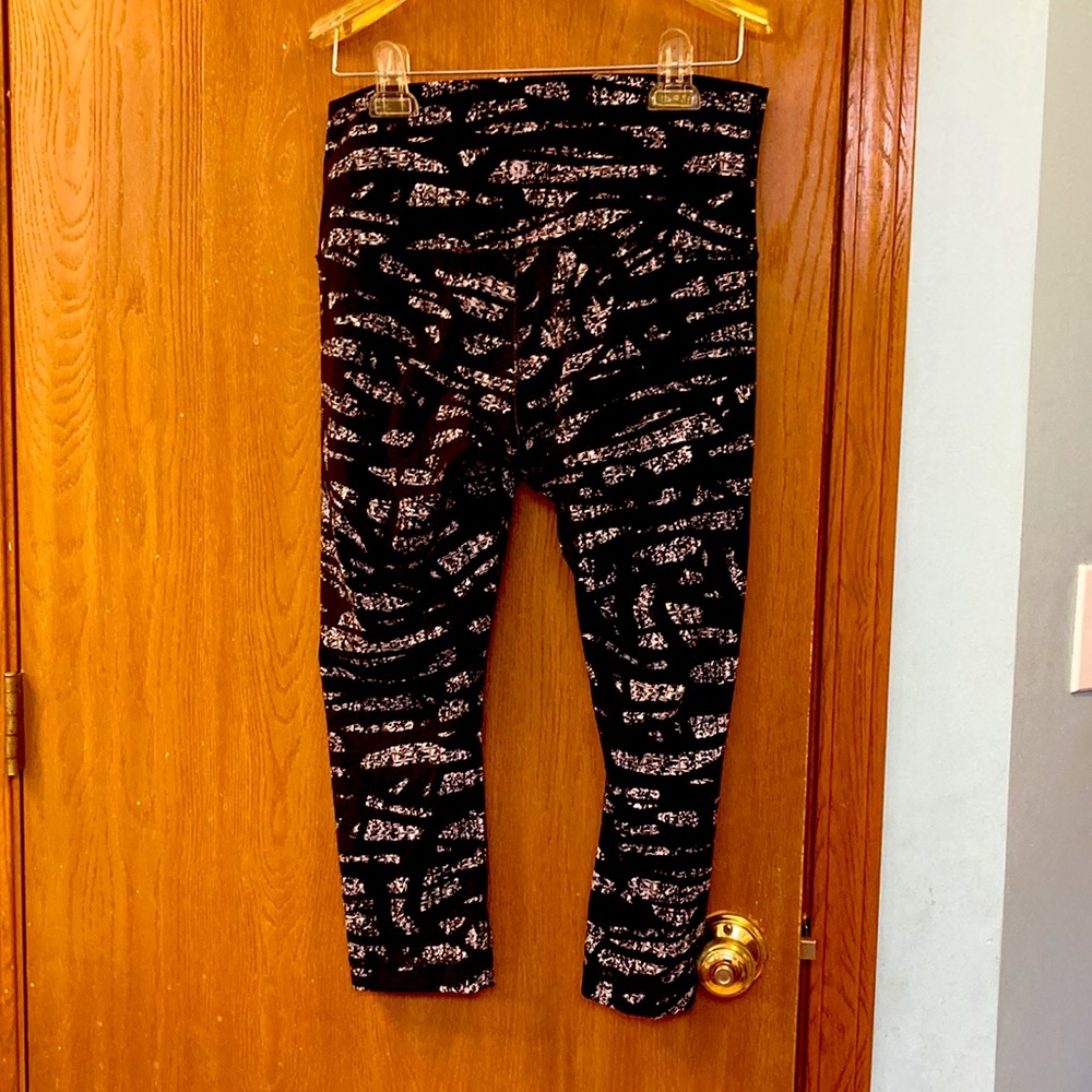 Lululemon size 10 crop
